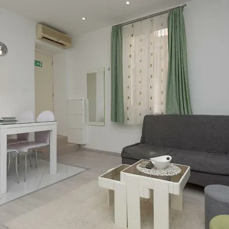 Apartman Listun Old Town * Makarska